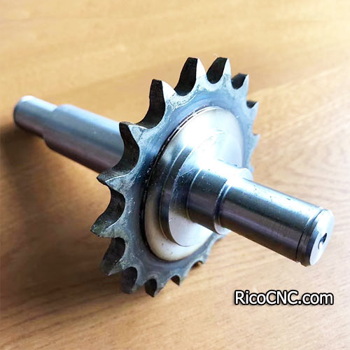 2009033130 Feed Pressure Wheel Shaft 